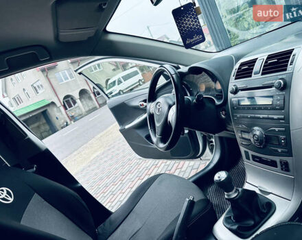 Серый Тойота Королла, объемом двигателя 1.6 л и пробегом 197 тыс. км за 6300 $, фото 3 на Automoto.ua