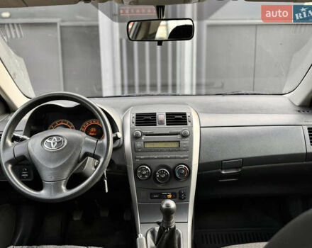 Серый Тойота Королла, объемом двигателя 1.6 л и пробегом 160 тыс. км за 7495 $, фото 31 на Automoto.ua