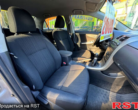 Сірий Тойота Королла, об'ємом двигуна 1.6 л та пробігом 169 тис. км за 7500 $, фото 9 на Automoto.ua