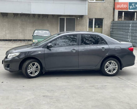 Серый Тойота Королла, объемом двигателя 1.6 л и пробегом 180 тыс. км за 5600 $, фото 4 на Automoto.ua