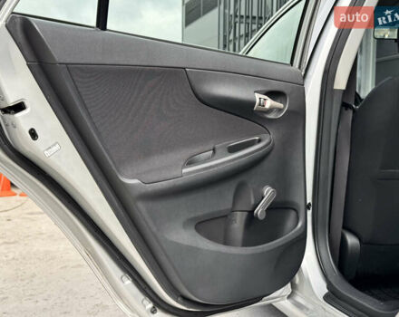 Серый Тойота Королла, объемом двигателя 1.6 л и пробегом 160 тыс. км за 7495 $, фото 13 на Automoto.ua