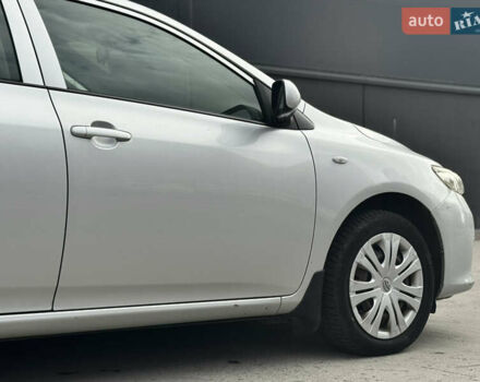 Серый Тойота Королла, объемом двигателя 1.6 л и пробегом 160 тыс. км за 7495 $, фото 3 на Automoto.ua