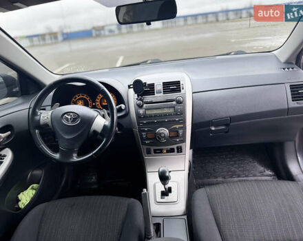 Серый Тойота Королла, объемом двигателя 1.6 л и пробегом 170 тыс. км за 5400 $, фото 6 на Automoto.ua