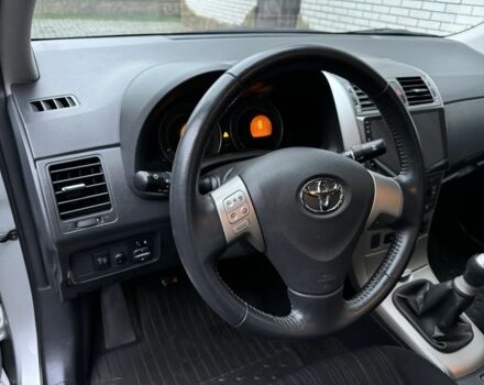 Сірий Тойота Королла, об'ємом двигуна 1.6 л та пробігом 131 тис. км за 8200 $, фото 5 на Automoto.ua