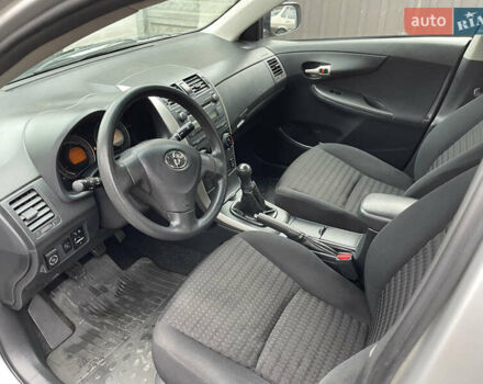 Сірий Тойота Королла, об'ємом двигуна 1.6 л та пробігом 236 тис. км за 3999 $, фото 12 на Automoto.ua