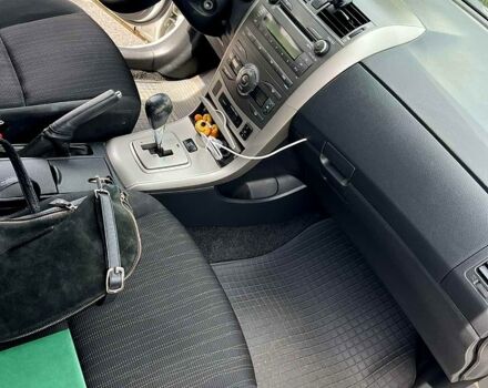 Серый Тойота Королла, объемом двигателя 1.6 л и пробегом 234 тыс. км за 6900 $, фото 1 на Automoto.ua