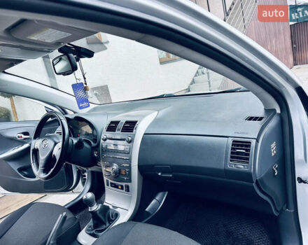 Серый Тойота Королла, объемом двигателя 1.6 л и пробегом 197 тыс. км за 6300 $, фото 12 на Automoto.ua