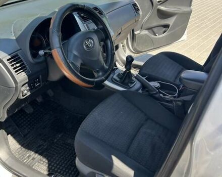 Серый Тойота Королла, объемом двигателя 1.6 л и пробегом 253 тыс. км за 7000 $, фото 4 на Automoto.ua