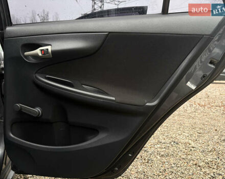 Серый Тойота Королла, объемом двигателя 1.6 л и пробегом 44 тыс. км за 8300 $, фото 17 на Automoto.ua