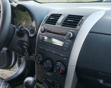 Сірий Тойота Королла, об'ємом двигуна 1.6 л та пробігом 240 тис. км за 7200 $, фото 19 на Automoto.ua