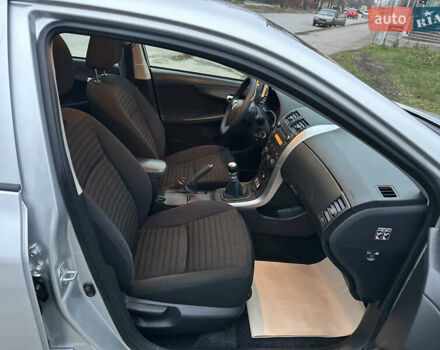 Серый Тойота Королла, объемом двигателя 1.33 л и пробегом 154 тыс. км за 7800 $, фото 10 на Automoto.ua