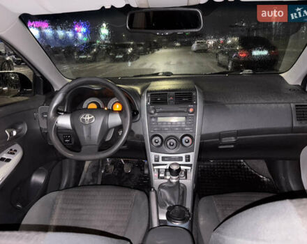 Сірий Тойота Королла, об'ємом двигуна 1.3 л та пробігом 204 тис. км за 7500 $, фото 8 на Automoto.ua