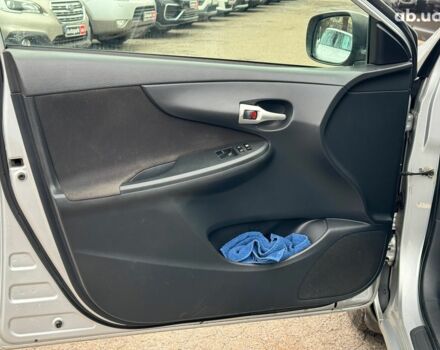 Сірий Тойота Королла, об'ємом двигуна 1.3 л та пробігом 137 тис. км за 7490 $, фото 10 на Automoto.ua