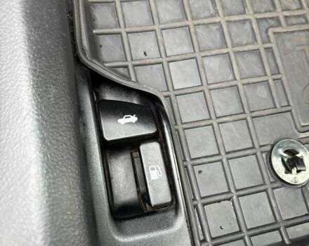 Сірий Тойота Королла, об'ємом двигуна 1.3 л та пробігом 253 тис. км за 7500 $, фото 31 на Automoto.ua