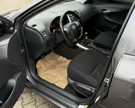 Серый Тойота Королла, объемом двигателя 1.33 л и пробегом 235 тыс. км за 7850 $, фото 23 на Automoto.ua