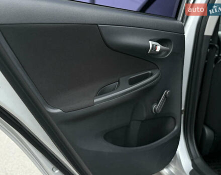 Сірий Тойота Королла, об'ємом двигуна 1.33 л та пробігом 138 тис. км за 7650 $, фото 19 на Automoto.ua