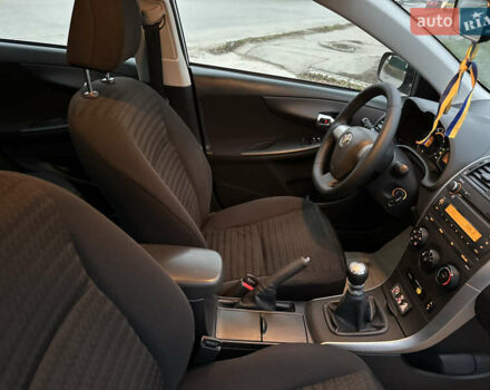 Серый Тойота Королла, объемом двигателя 1.33 л и пробегом 154 тыс. км за 7800 $, фото 11 на Automoto.ua