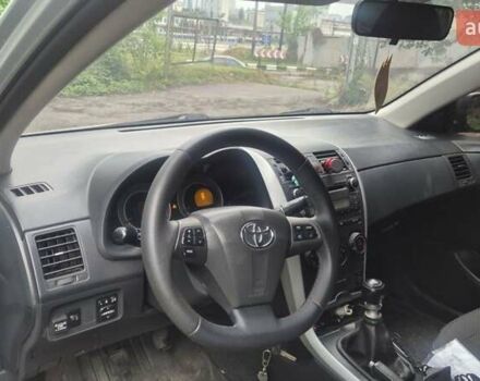 Серый Тойота Королла, объемом двигателя 1.6 л и пробегом 235 тыс. км за 7200 $, фото 3 на Automoto.ua
