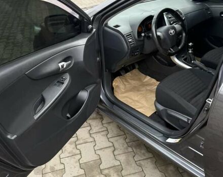 Серый Тойота Королла, объемом двигателя 1.33 л и пробегом 235 тыс. км за 7850 $, фото 27 на Automoto.ua