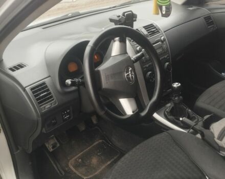 Сірий Тойота Королла, об'ємом двигуна 1.3 л та пробігом 300 тис. км за 5700 $, фото 4 на Automoto.ua