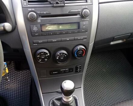 Серый Тойота Королла, объемом двигателя 1.6 л и пробегом 199 тыс. км за 9500 $, фото 2 на Automoto.ua