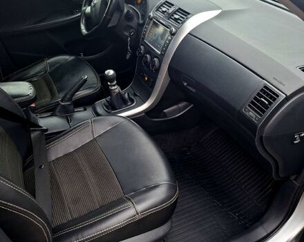 Серый Тойота Королла, объемом двигателя 1.6 л и пробегом 230 тыс. км за 7500 $, фото 4 на Automoto.ua