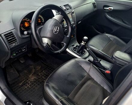 Серый Тойота Королла, объемом двигателя 1.6 л и пробегом 230 тыс. км за 7500 $, фото 1 на Automoto.ua