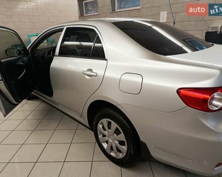 Сірий Тойота Королла, об'ємом двигуна 1.33 л та пробігом 147 тис. км за 9000 $, фото 3 на Automoto.ua