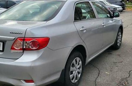 Серый Тойота Королла, объемом двигателя 1.33 л и пробегом 65 тыс. км за 9888 $, фото 2 на Automoto.ua