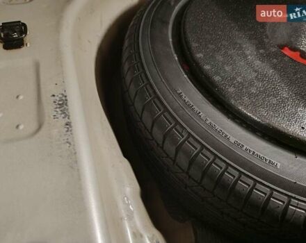 Сірий Тойота Королла, об'ємом двигуна 1.33 л та пробігом 147 тис. км за 9000 $, фото 18 на Automoto.ua