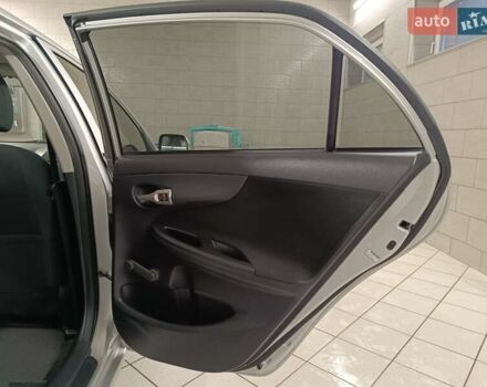 Сірий Тойота Королла, об'ємом двигуна 1.33 л та пробігом 147 тис. км за 9000 $, фото 22 на Automoto.ua