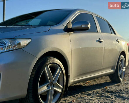 Серый Тойота Королла, объемом двигателя 1.6 л и пробегом 265 тыс. км за 7899 $, фото 3 на Automoto.ua