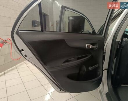 Сірий Тойота Королла, об'ємом двигуна 1.33 л та пробігом 147 тис. км за 9000 $, фото 8 на Automoto.ua