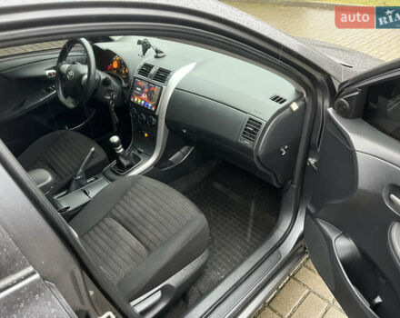 Серый Тойота Королла, объемом двигателя 1.33 л и пробегом 208 тыс. км за 6300 $, фото 15 на Automoto.ua