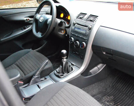 Серый Тойота Королла, объемом двигателя 1.3 л и пробегом 188 тыс. км за 9000 $, фото 8 на Automoto.ua