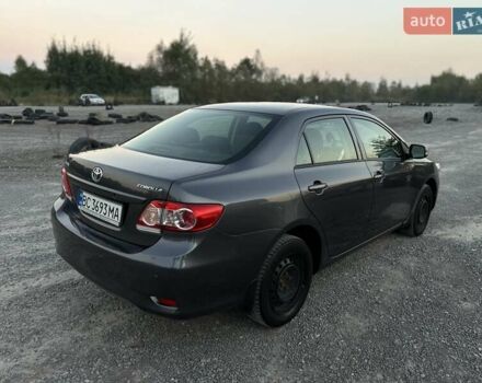 Сірий Тойота Королла, об'ємом двигуна 1.3 л та пробігом 140 тис. км за 7100 $, фото 4 на Automoto.ua