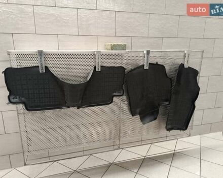 Сірий Тойота Королла, об'ємом двигуна 1.33 л та пробігом 147 тис. км за 9000 $, фото 35 на Automoto.ua