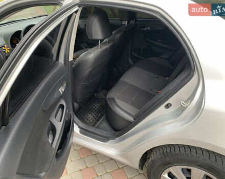 Серый Тойота Королла, объемом двигателя 1.33 л и пробегом 254 тыс. км за 6599 $, фото 12 на Automoto.ua