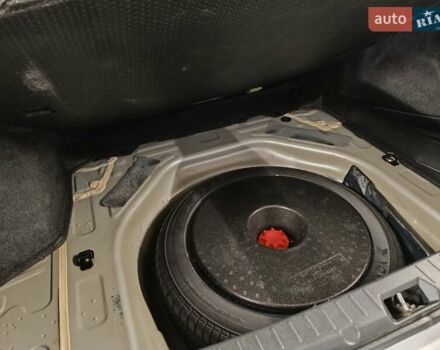 Сірий Тойота Королла, об'ємом двигуна 1.33 л та пробігом 147 тис. км за 9000 $, фото 16 на Automoto.ua