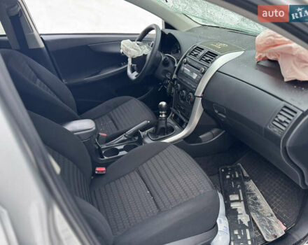 Сірий Тойота Королла, об'ємом двигуна 1.3 л та пробігом 170 тис. км за 2800 $, фото 7 на Automoto.ua