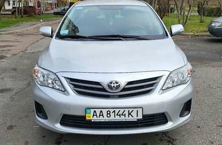 Серый Тойота Королла, объемом двигателя 1.33 л и пробегом 65 тыс. км за 9888 $, фото 4 на Automoto.ua