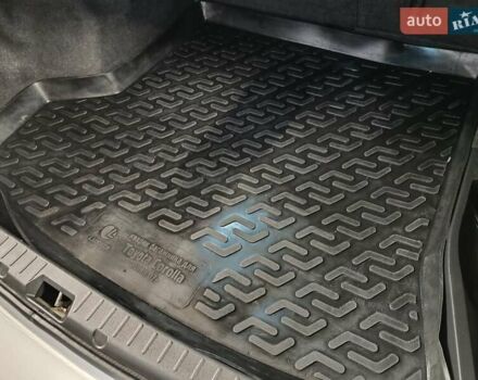 Сірий Тойота Королла, об'ємом двигуна 1.33 л та пробігом 147 тис. км за 9000 $, фото 15 на Automoto.ua