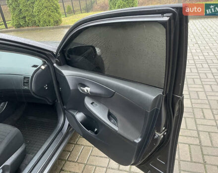 Серый Тойота Королла, объемом двигателя 1.33 л и пробегом 208 тыс. км за 6300 $, фото 16 на Automoto.ua