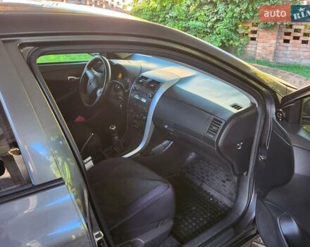 Серый Тойота Королла, объемом двигателя 1.33 л и пробегом 177 тыс. км за 7500 $, фото 3 на Automoto.ua