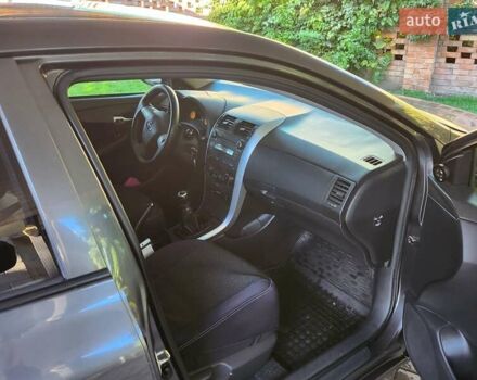 Серый Тойота Королла, объемом двигателя 1.33 л и пробегом 177 тыс. км за 7500 $, фото 2 на Automoto.ua