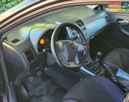 Серый Тойота Королла, объемом двигателя 1.33 л и пробегом 177 тыс. км за 7500 $, фото 13 на Automoto.ua