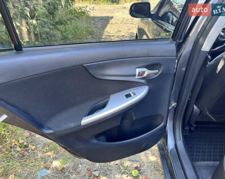 Сірий Тойота Королла, об'ємом двигуна 1.6 л та пробігом 240 тис. км за 9200 $, фото 34 на Automoto.ua