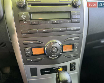 Сірий Тойота Королла, об'ємом двигуна 1.6 л та пробігом 240 тис. км за 9200 $, фото 26 на Automoto.ua