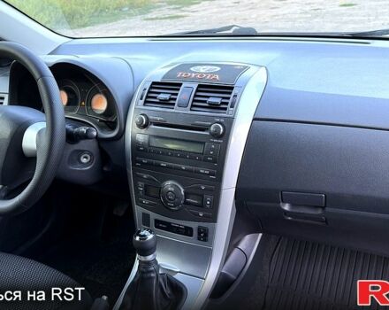 Серый Тойота Королла, объемом двигателя 1.6 л и пробегом 93 тыс. км за 9500 $, фото 5 на Automoto.ua