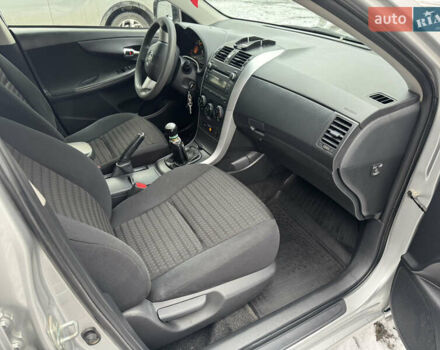 Серый Тойота Королла, объемом двигателя 1.33 л и пробегом 297 тыс. км за 5800 $, фото 8 на Automoto.ua